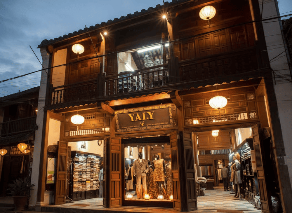 Yaly is a garment brand with over 17 years of establishment